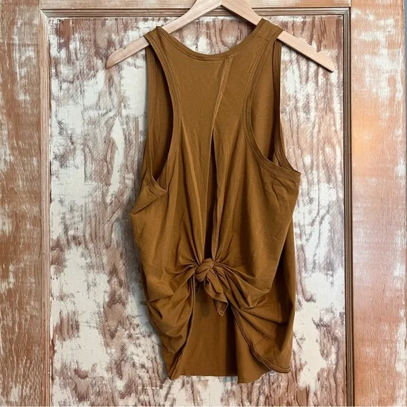 Lululemon All Tied Up, Desert Sun - 8/10 - Picture 4 of 5